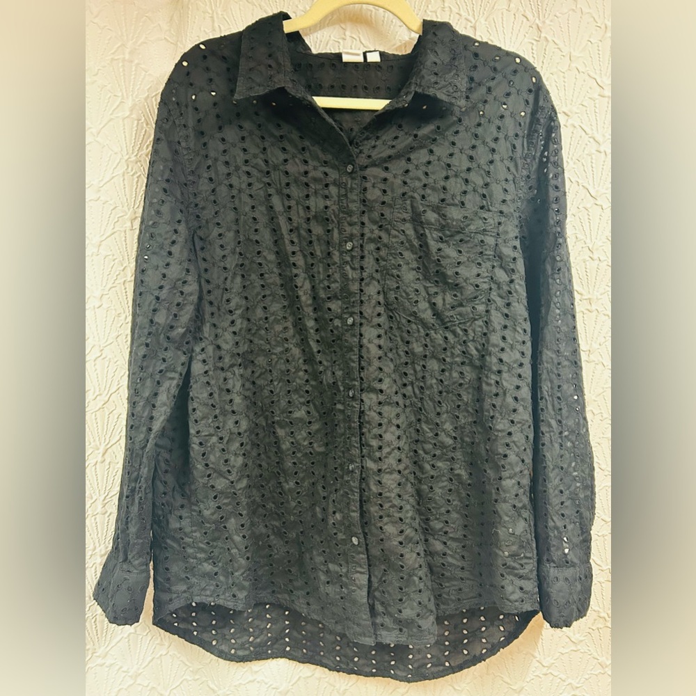 Gap Large Eyelet Button Down In Black - image 1